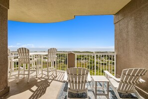 Property grounds - Oceanfront | Large Covered Balcony | Second Floor Ocean Place | Walk to the Ritz Carlton (Fernandina Beach)