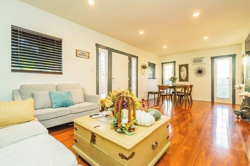 Elegant Comfort on Historic Route 66 Attractions