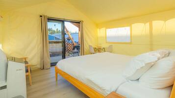 1 多间卧室、办公桌、WiFi、床单