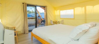 Cozy Retreat with Modern Amenities and Outdoor Fun