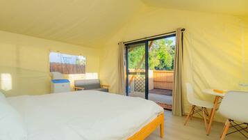 1 slaapkamer, een bureau, wifi, beddengoed