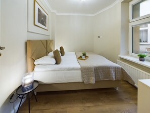 2 bedrooms, bed sheets