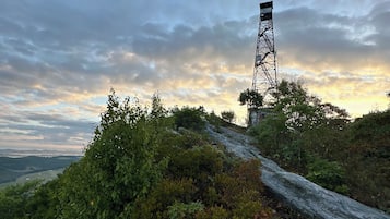 Dusch, hårtork, handdukar och tvål