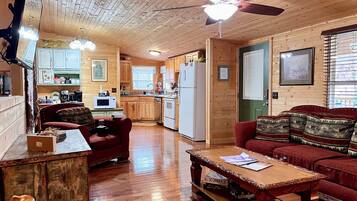 スマートテレビ、暖炉、書庫