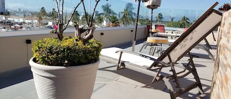 Apartment, 2 Bedrooms, Balcony, Garden View | Front of property