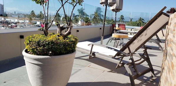 Apartment, 2 Bedrooms, Balcony, Garden View | Front of property