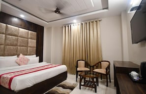 Deluxe Room | 1 bedroom, in-room safe, desk, free WiFi - Hotel Kush Ganga Heritage (Haridwar)