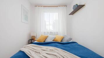 1 makuuhuone, työpöytä, silitysrauta/-lauta, Wi-Fi