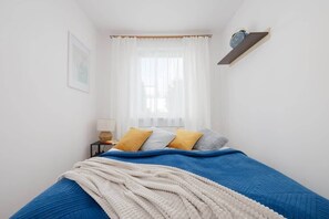 1 bedroom, desk, iron/ironing board, WiFi - Raszyńska 16 | Tasteful Apartment | Wi-Fi (Piaseczno)