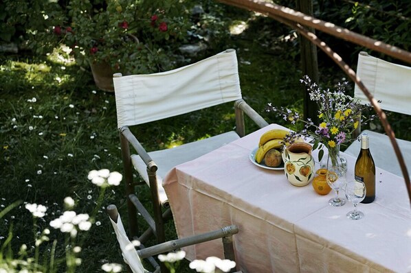 屋外ダイニングエリア