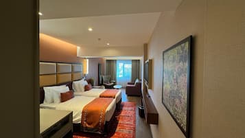 Habitación estándar con 2 camas individuales, 2 camas individuales, balcón, vista a la alberca | Espacio para trabajar con laptop, insonorización y wifi gratis
