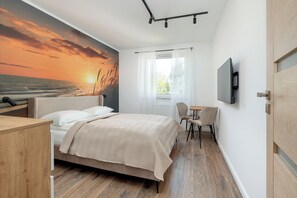 Apartment, 2 Bedrooms, 2 Bathrooms, Beachside | Laptop workspace, free WiFi, bed sheets