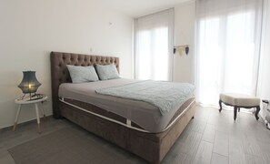 2 quartos, ferros/tábuas de passar roupa, Wi-Fi, roupa de cama