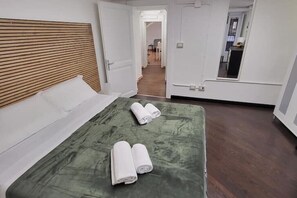 1 多间卧室、熨斗/熨衣板、WiFi、床单