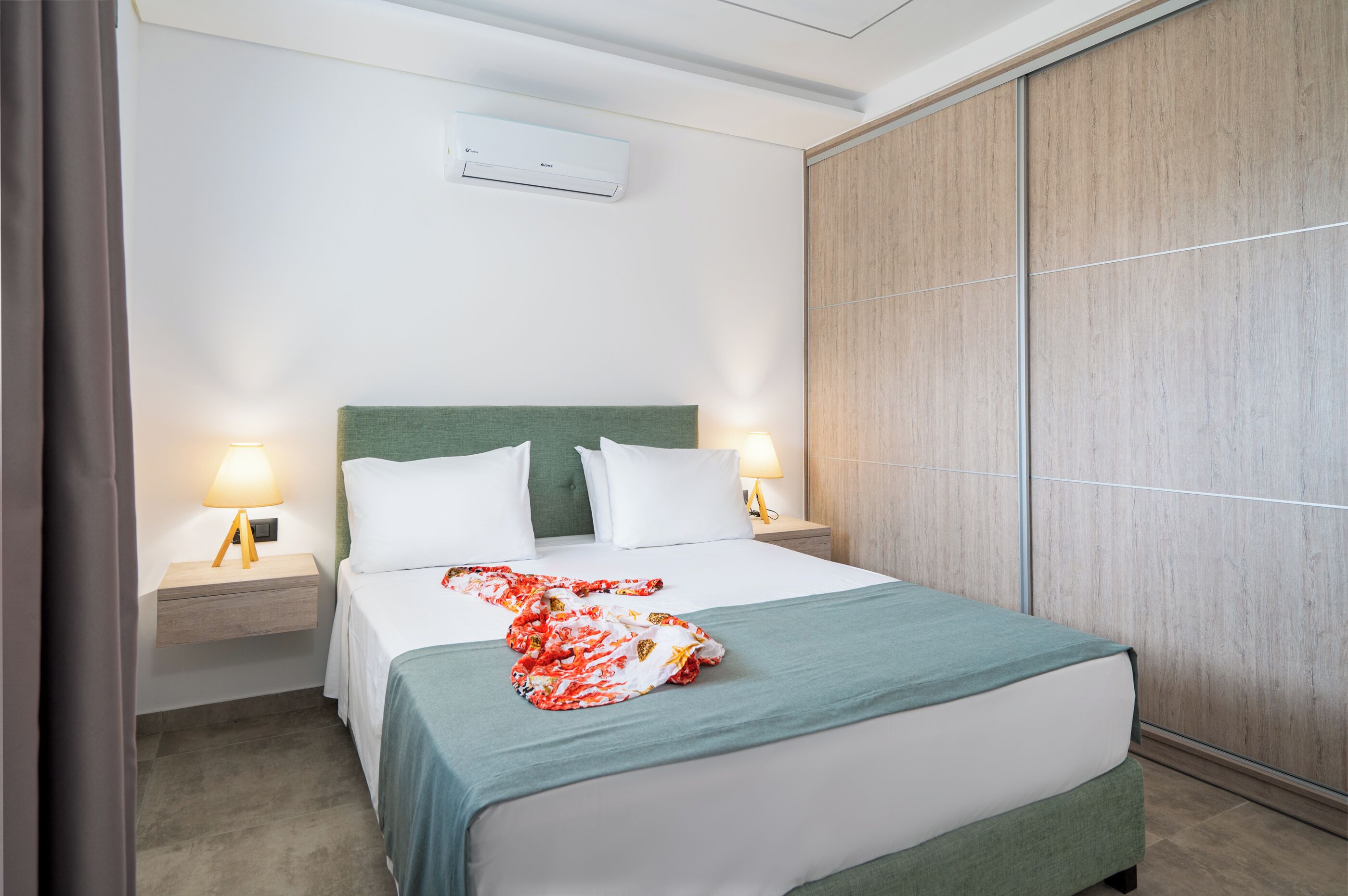 2 chambres, fer et planche à repasser, Wi-Fi gratuit, draps fournis