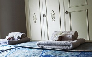 3 chambres, fer et planche à repasser, lit parapluie, Wi-Fi gratuit