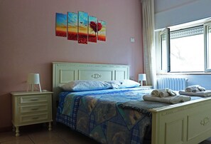 3 bedrooms, iron/ironing board, travel cot, free WiFi