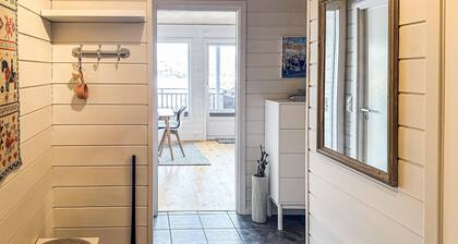 Awesome apartment in Tjørhom