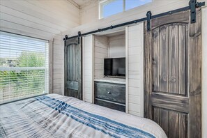 1 bedroom, iron/ironing board, Internet, bed sheets