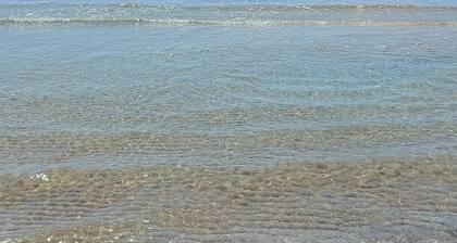 Vacation home a stone's throw from the sea