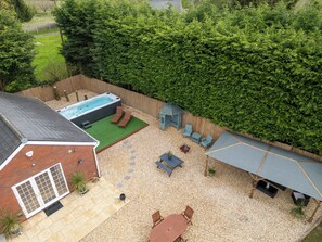 تناول الطعام بالخارج