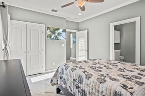 4 habitaciones, escritorio, wifi y ropa de cama 