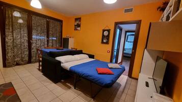 1 chambre, fer et planche Ă repasser, Wi-Fi, draps fournis