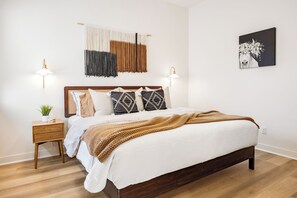 3 bedrooms, desk, iron/ironing board, free WiFi - Experience luxury living at Crystal Springs in La Quinta, CA, with private pool. (La Quinta)