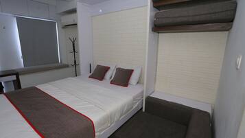 Deluxe Double Room | Free WiFi, bed sheets