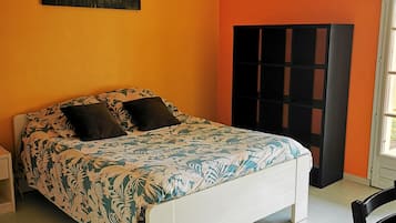 3 quartos, escrivaninha, ferros/tábuas de passar roupa, Wi-Fi