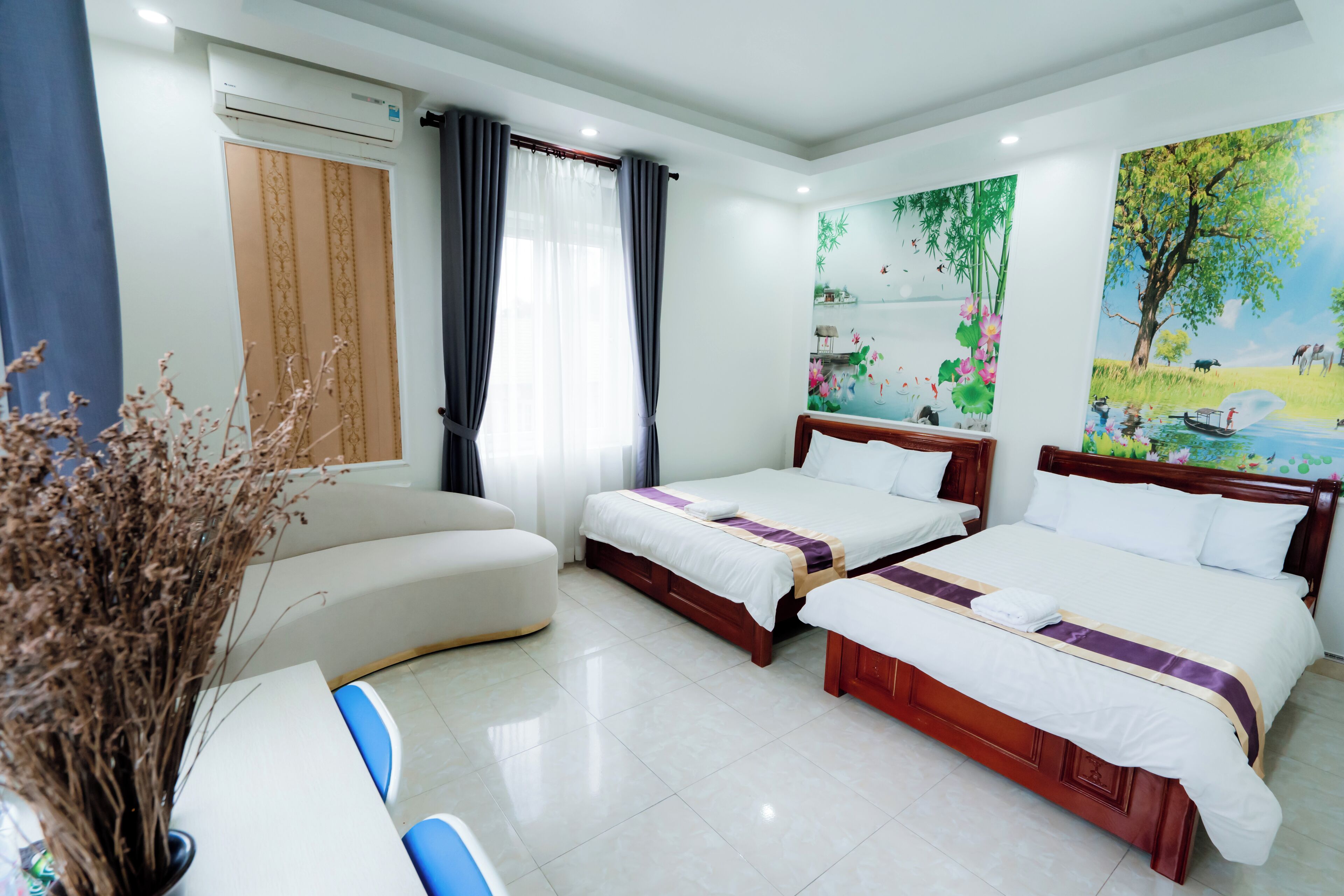 Quarto triplo panorâmico | Vista para a rua