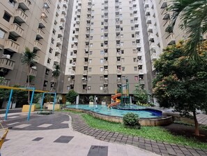 Front of property - Capital O 93959 Apartement Gateway Cicadas By MG Property (Bandung)