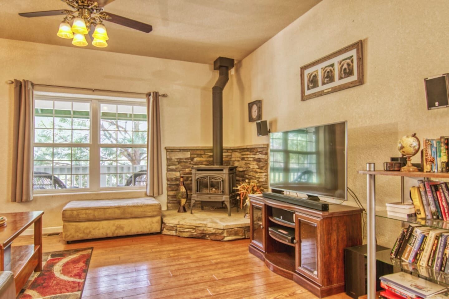 TV, fireplace, foosball, table tennis