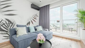 Apartment, 1 Bedroom, Balcony | Living area