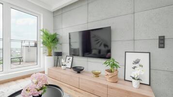 Apartment, 1 Bedroom, Balcony | Living room