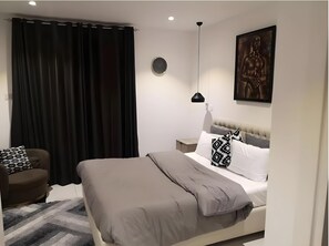 Ferros/tábuas de passar roupa, Wi-Fi, roupa de cama