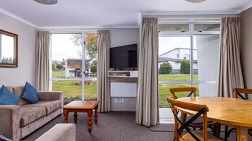 Télévision, chaîne hi-fi