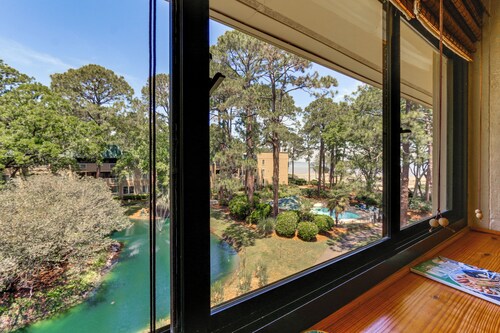 Walk to Beach: Hilton Head Condo w/ Water Views