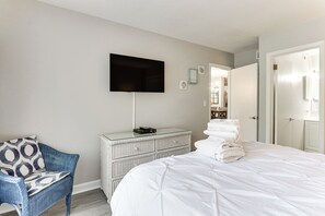 Interior - Walk to Beach: Hilton Head Condo w/ Water Views (Hilton Head Island)