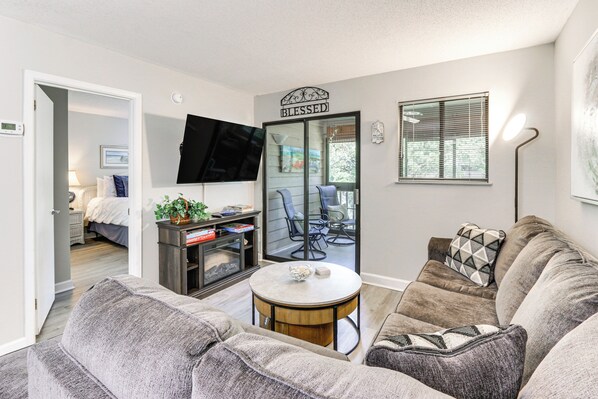 Apartment (2 Bedrooms) | Interior - Walk to Beach: Hilton Head Condo w/ Water Views (Hilton Head Island)