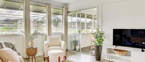 Apartment (2 Bedrooms) | Front of property