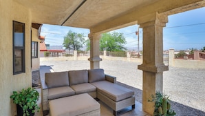 Unclassified image, 2 of 25, button - Pet-friendly Bullhead City Home ~ 2 Mi to River! (Bullhead City)