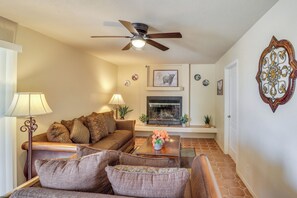 Interior - Pet-friendly Bullhead City Home ~ 2 Mi to River! (Bullhead City)