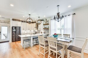 House (4 Bedrooms) | Interior