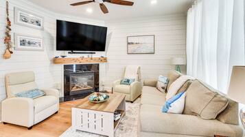 House (4 Bedrooms) | Interior