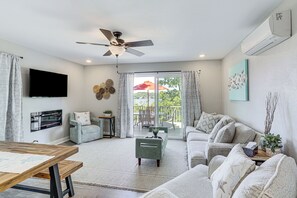 TV, fireplace, books - Osage Beach Home w/ Private Hot Tub & Lake Views! (Osage Beach)