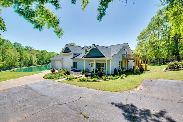 Apartment (3 Bedrooms) | Interior - Walk to Lake: Hiram Hideaway w/ Shared Gazebo! (Hiram)