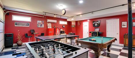 Apartment (3 Bedrooms) | Front of property