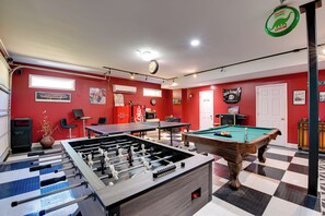Apartment (3 Bedrooms) | Front of property
