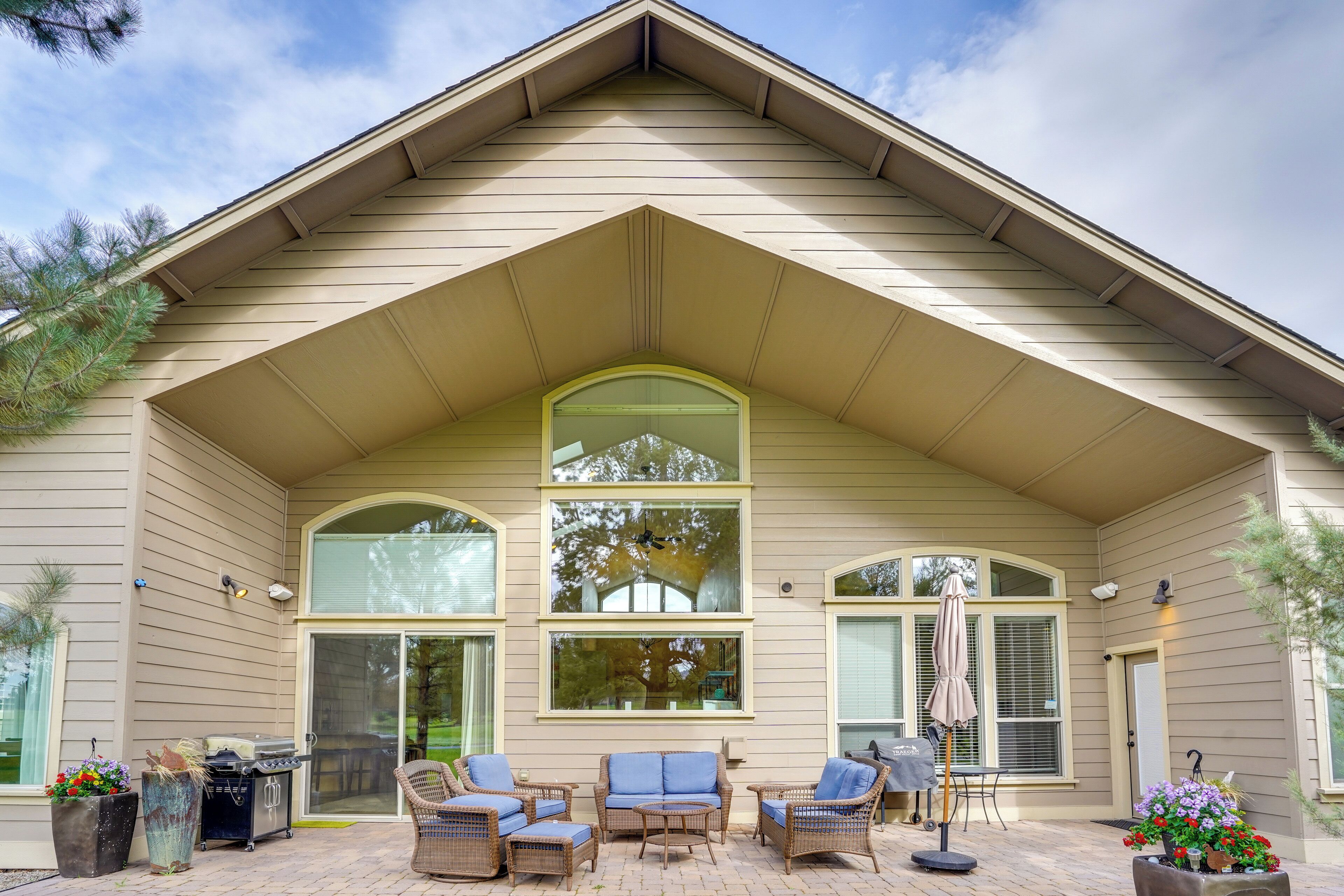 Rumah (3 Bedrooms) | Bagian depan properti